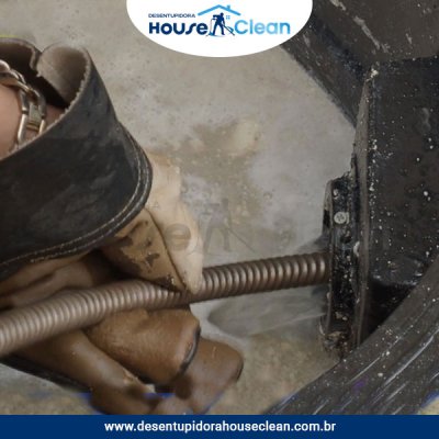 Serviço de Desentupimento de Caixa de Gordura - 3