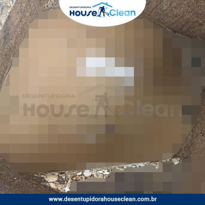 Limpeza de fossa na Ponte Rasa