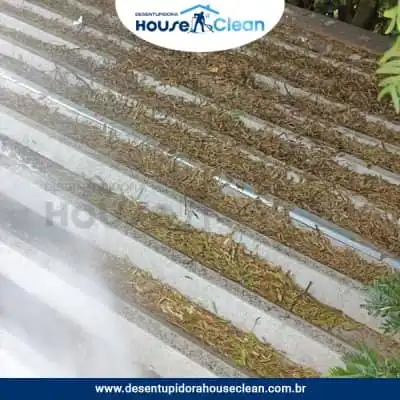 Serviço de Desentupimento de Calhas