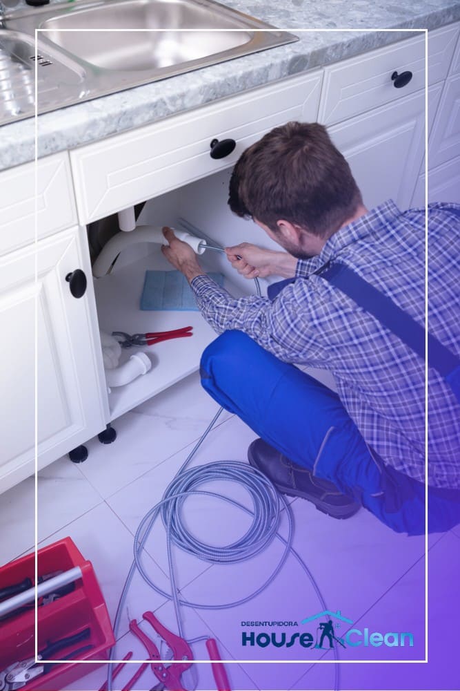 As 10 principais dicas para escolher uma desentupidora